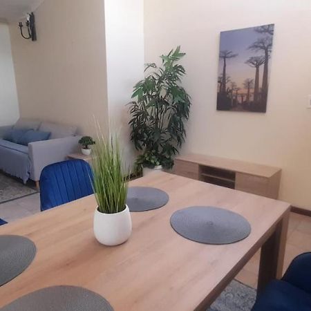 Impala Suite -Entire Unit- 2 Bedroom With 1 Ensuite Bathroom ليديسميث المظهر الخارجي الصورة