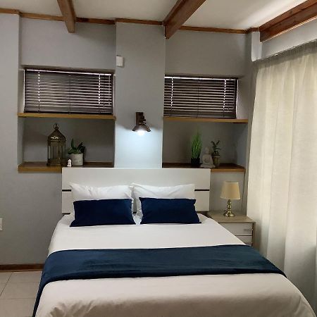 Impala Suite -Entire Unit- 2 Bedroom With 1 Ensuite Bathroom ليديسميث المظهر الخارجي الصورة