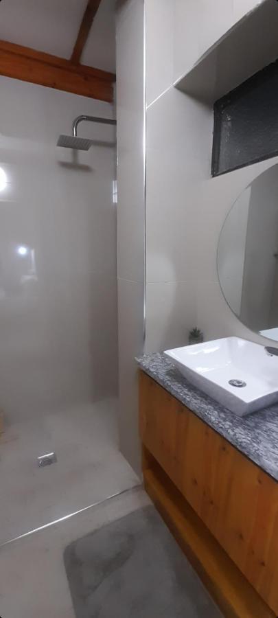 Impala Suite -Entire Unit- 2 Bedroom With 1 Ensuite Bathroom ليديسميث المظهر الخارجي الصورة